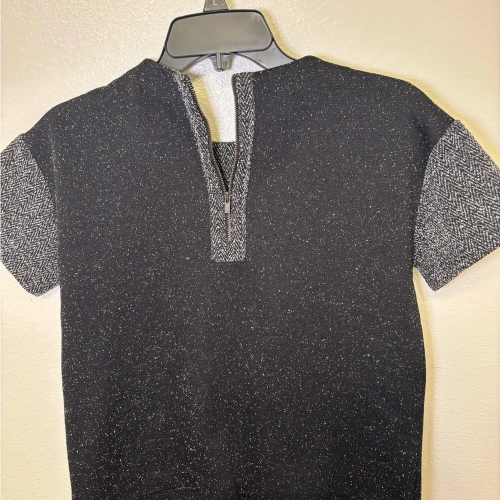 Banana Republic Black and Silver Short Sleeve Top - Picture 5 of 7